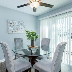 dining room at Polaris at Camp Creek located in College Park, GA