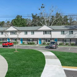 parking view at Polaris at Camp Creek located in College Park, GA