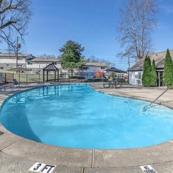 pool at Polaris at Camp Creek located in College Park, GA