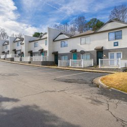 parking at Polaris at Camp Creek located in College Park, GA